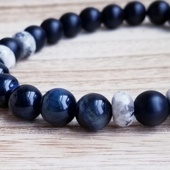 Blue Tiger Eye & Onyx Gemstone Bracelet - Picture 7 of 7